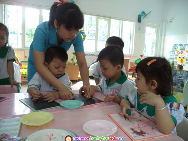 6 cách giúp trí tưởng tượng của trẻ phong phú hơn